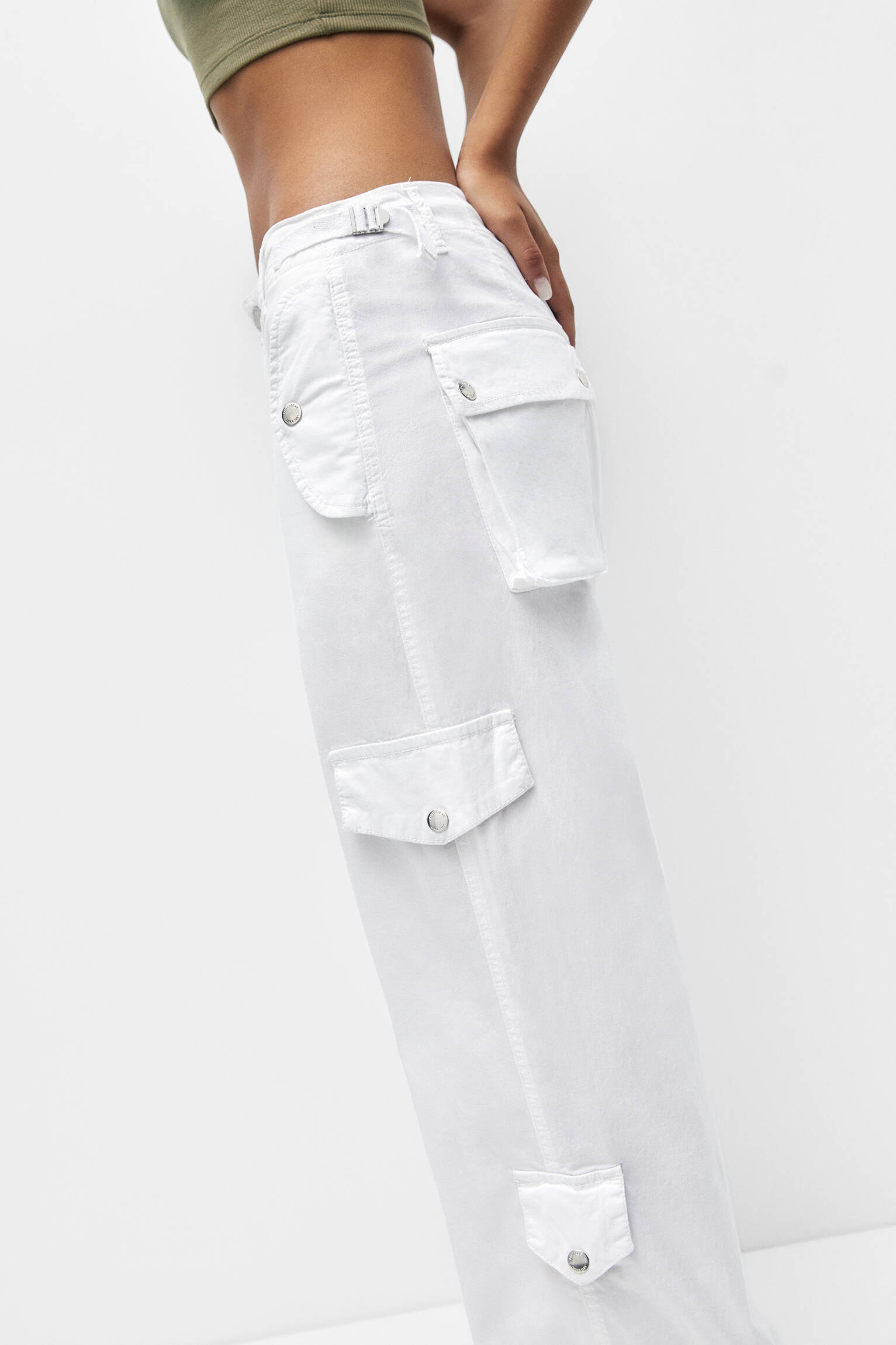 Calça cargo com cintura ajustável - branca
