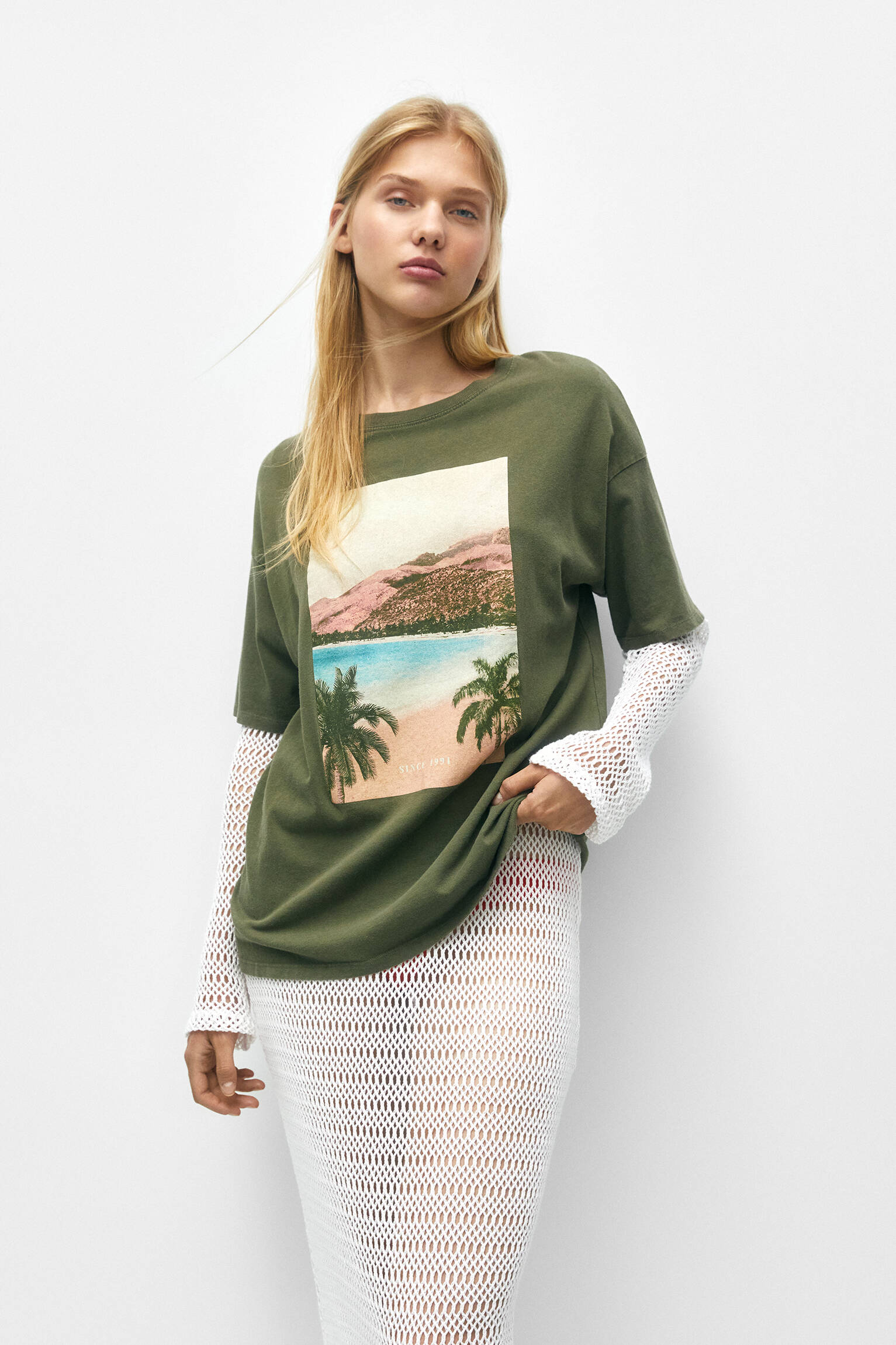 CAMISETA DE MANGA CURTA ESTAMPADA - NEG-DELAV
