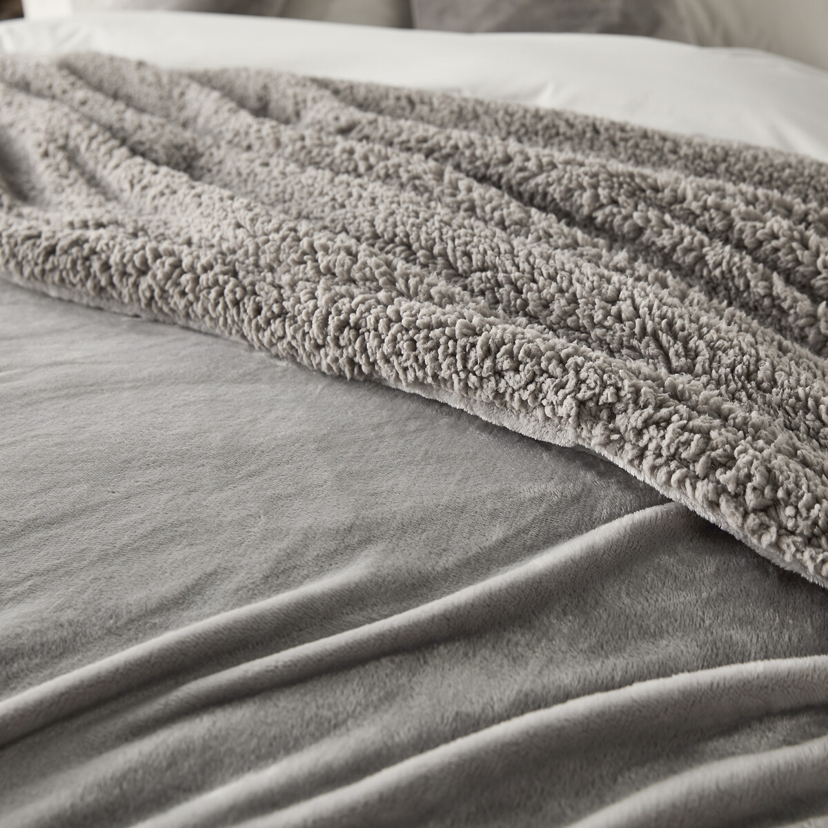 LA REDOUTE INTERIEURS<br>Colcha em lã e sherpa, Maxine