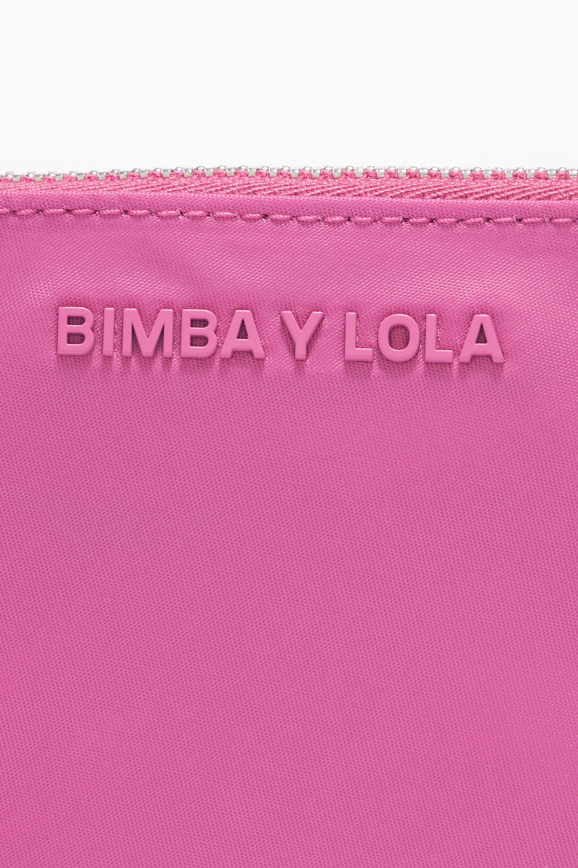 Porta-moedas curvo em náilon rosa