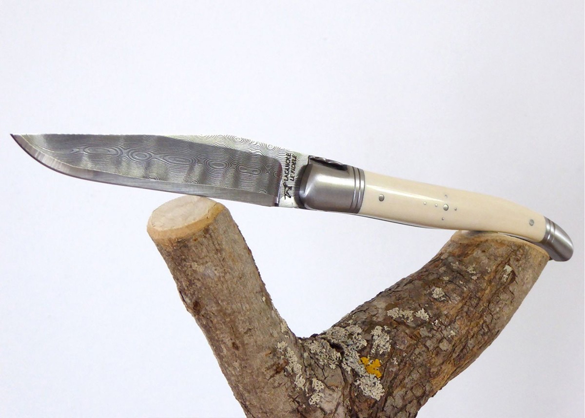 Couteau Laguiole avec un manche en Ivoire de Mammouth