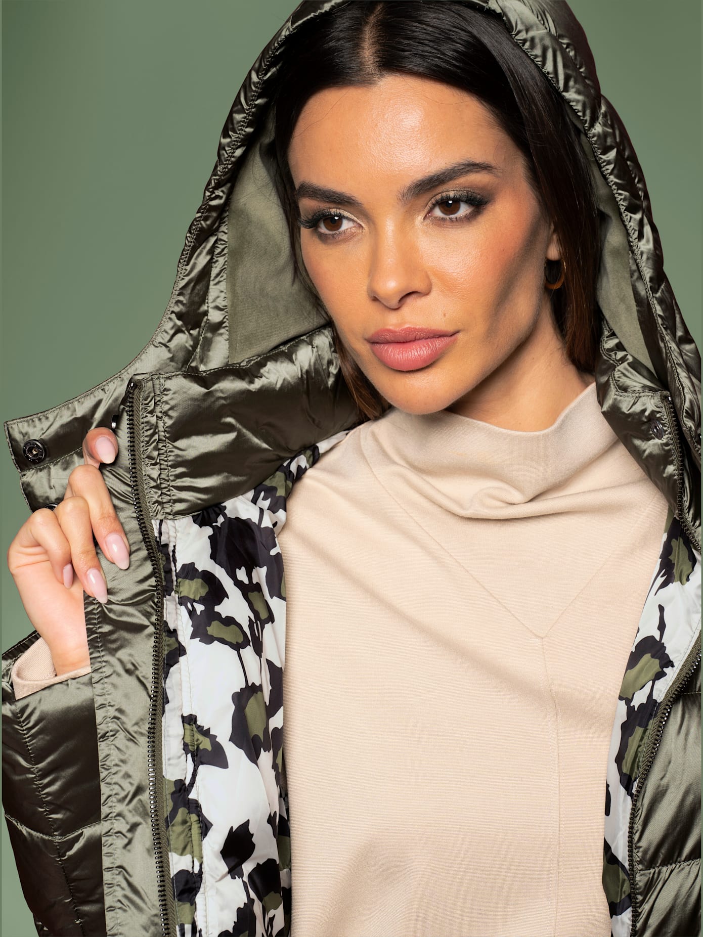Manteau matelassé velours élastique brillant dans la capuche
