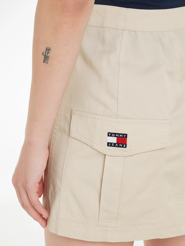 Tommy Jeans Minirock »TJW STRUCTURED CARGO MINI SKIRT« Webrock in strukturierter Qualität, Cargo Form