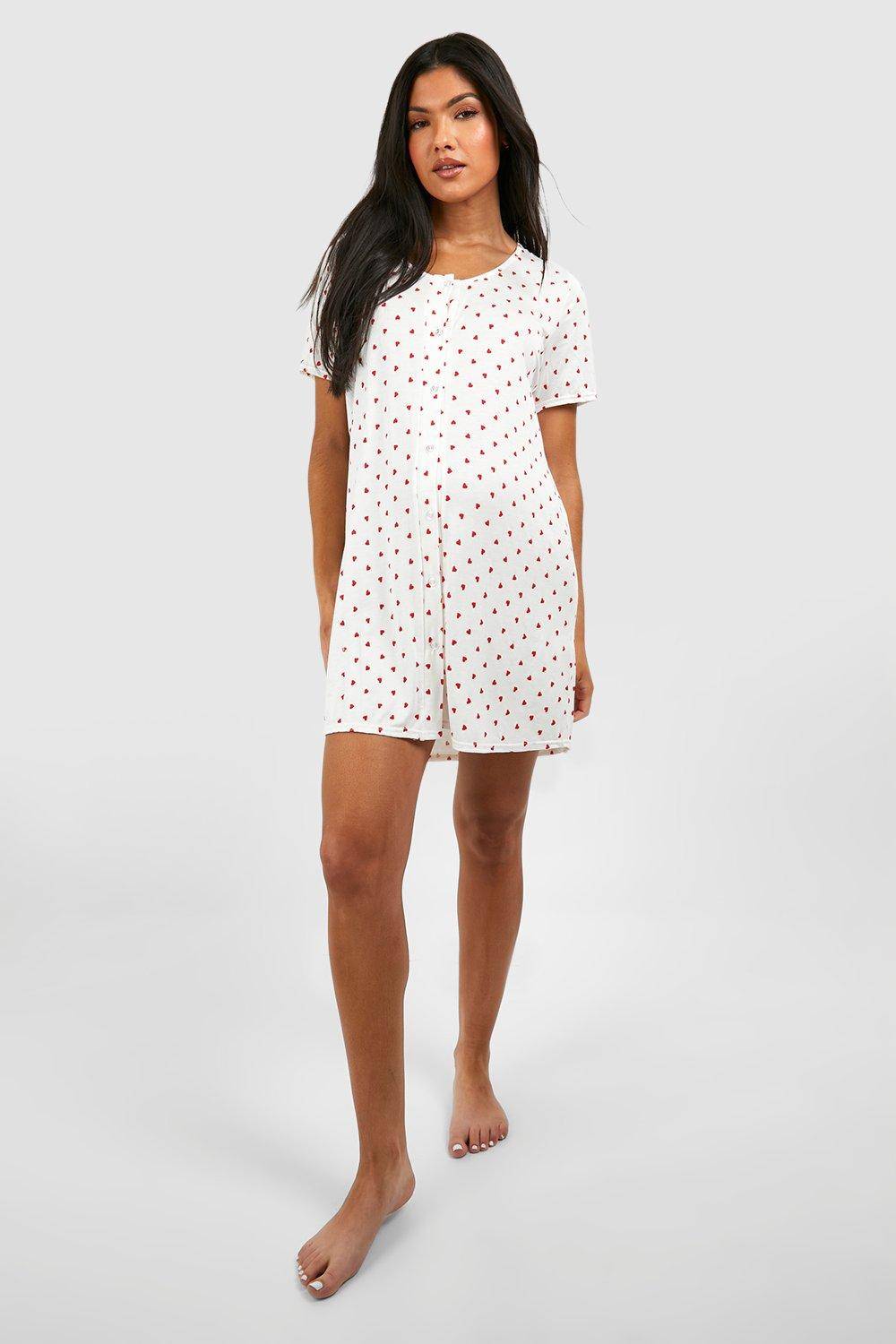 boohoo Nuisette de maternité boutonnée avec imprimé de cœurs