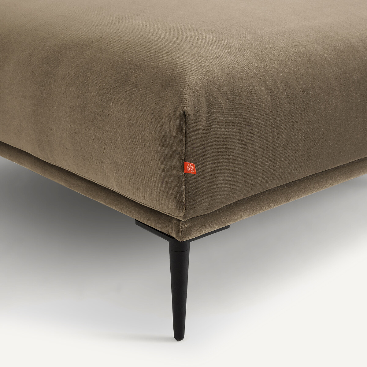 AM.PM<br>Puf XL em veludo, design Oscar E.Gallina