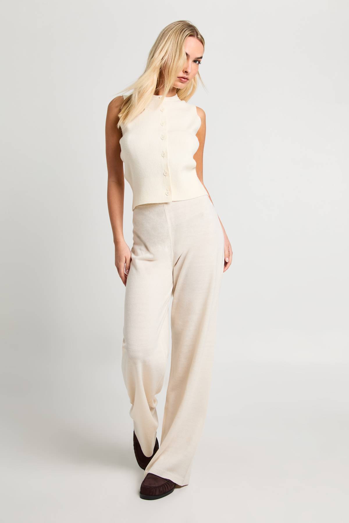 boohoo Gilet en maille côtelée extra-douce et pantalon à jambes larges coordonnés