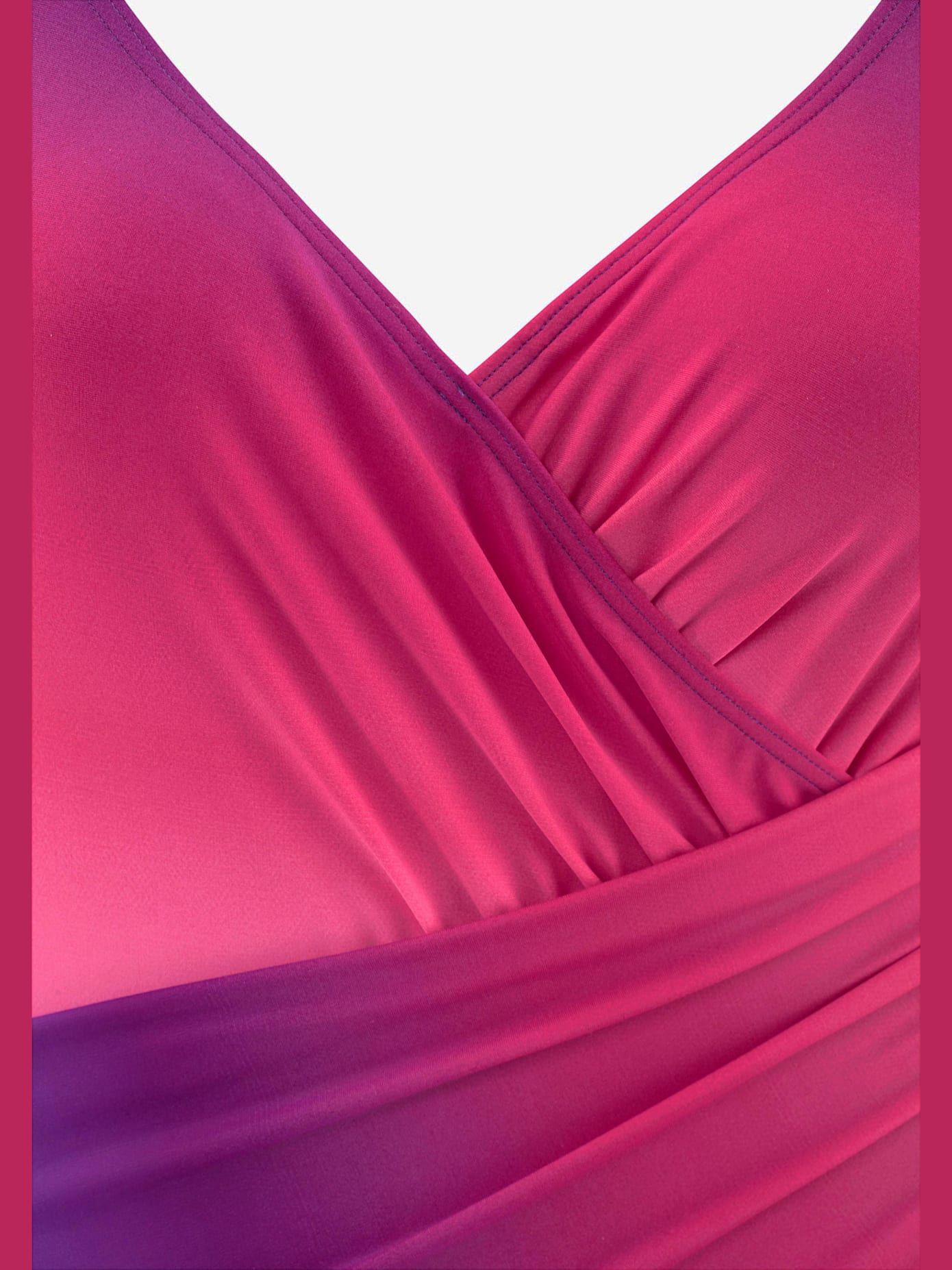 Maillot de bain dégradé de couleurs. effet cache-cœur