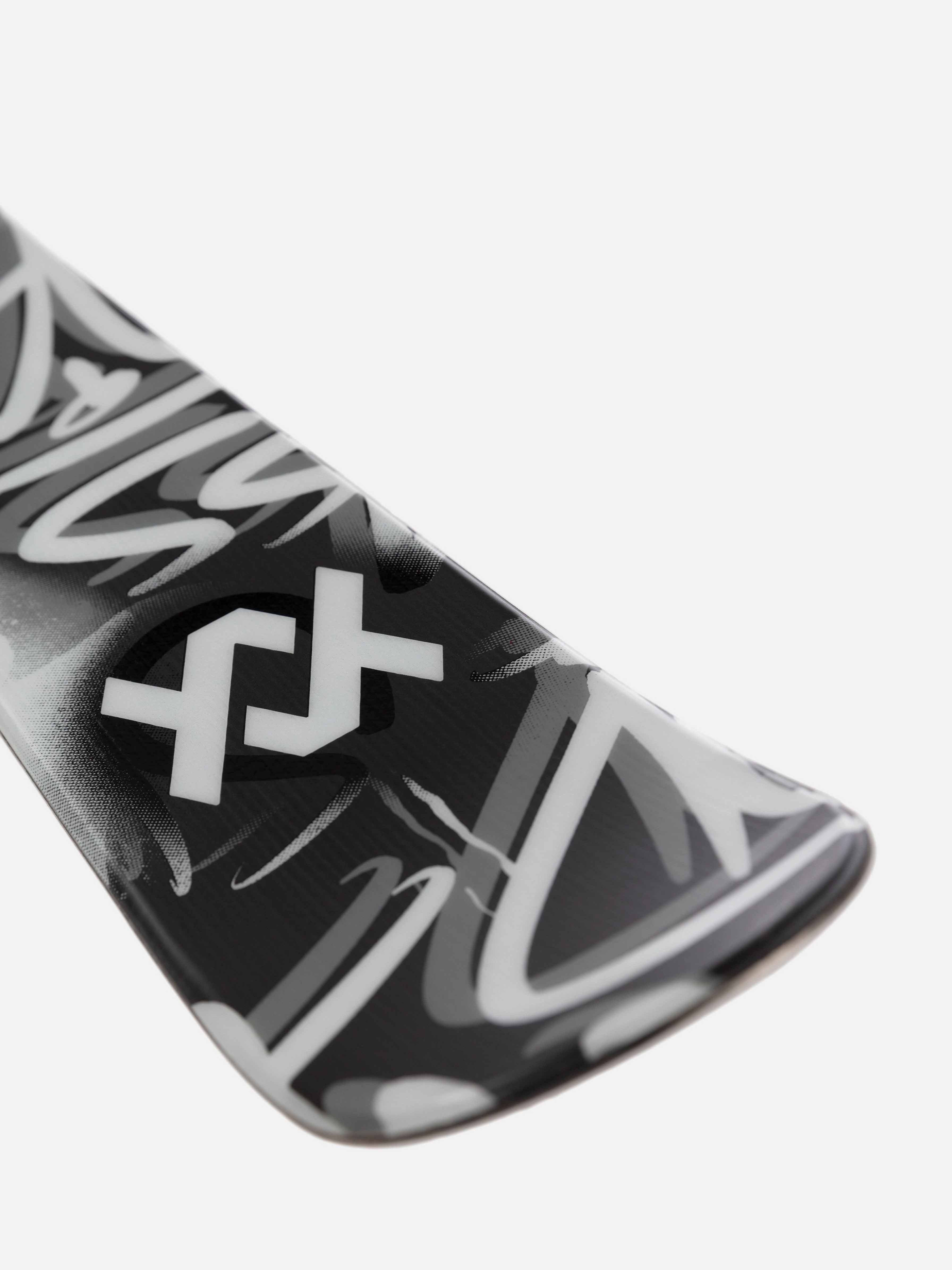 Revolt 86 Black/White
