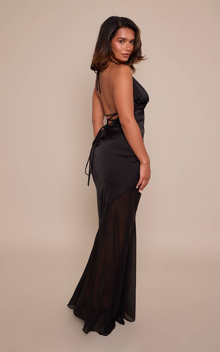 Noir Robe Longue En Satin Avec Empiècements En Résille Et Dos Noué