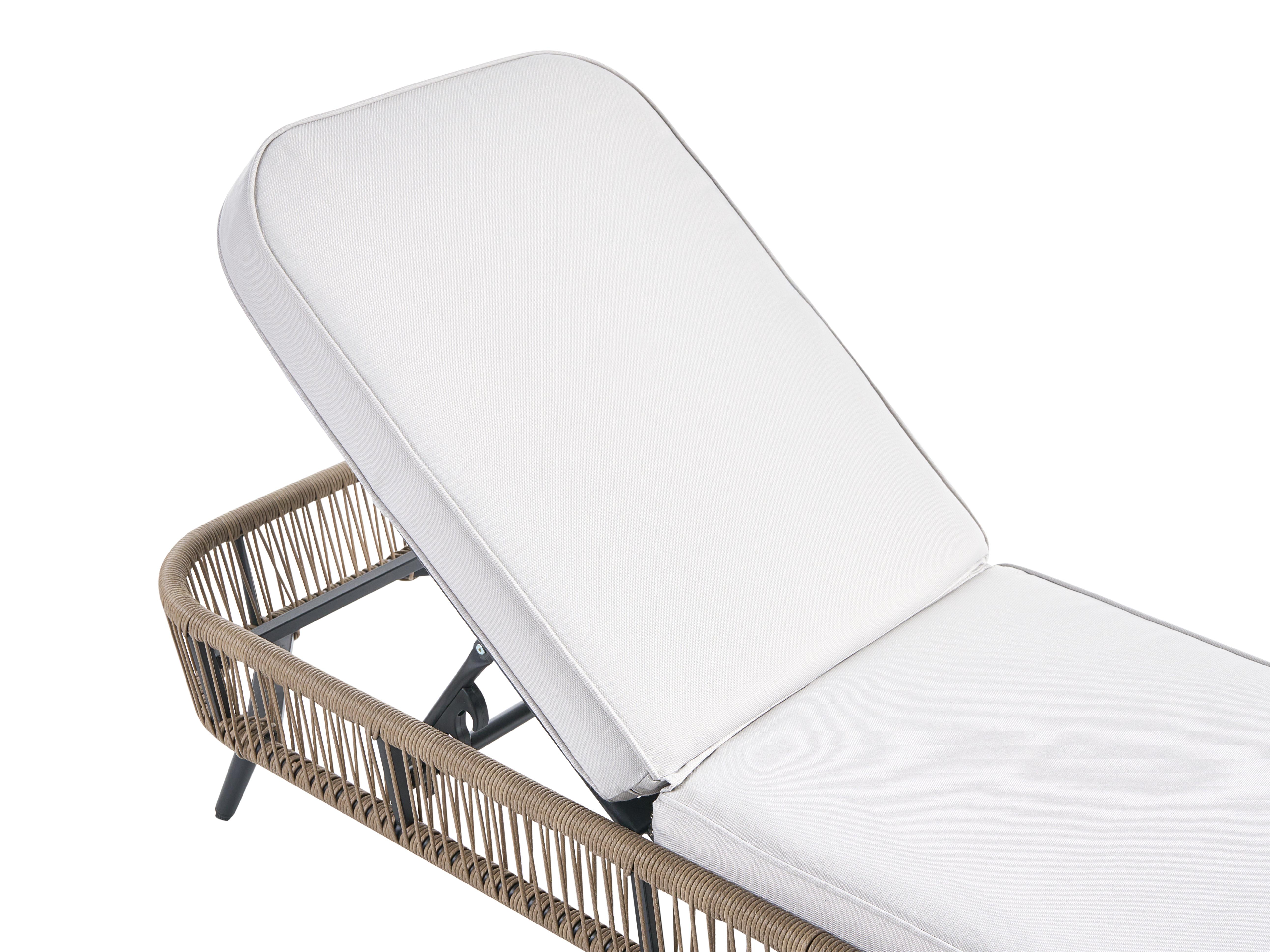 Ligstoel met kussen ZERI PE rotan Lichtbeige