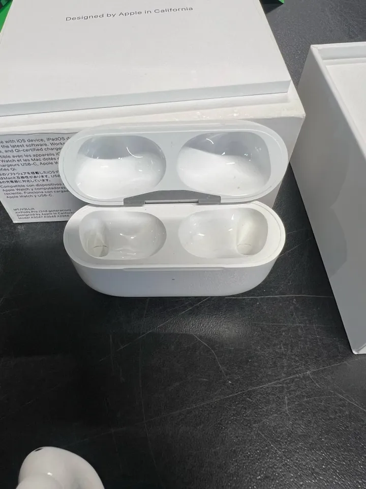 [OUTLET] - Apple | AirPods Pro - 2. Generation (2023) - Trådløse øretelefoner med mik. - aktiv støjdæmpning - hvid | Magsafe Charging Case (USB-C)