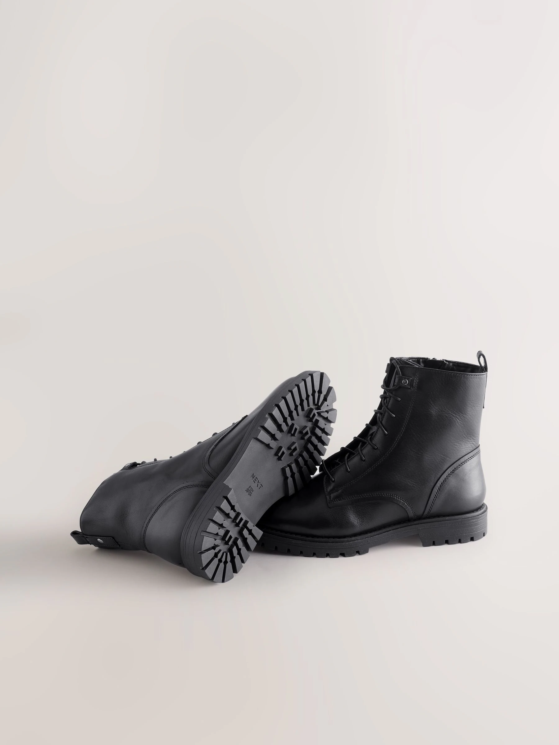 Zwart leer - Forever Comfort® veterlaarzen met vierkante neus