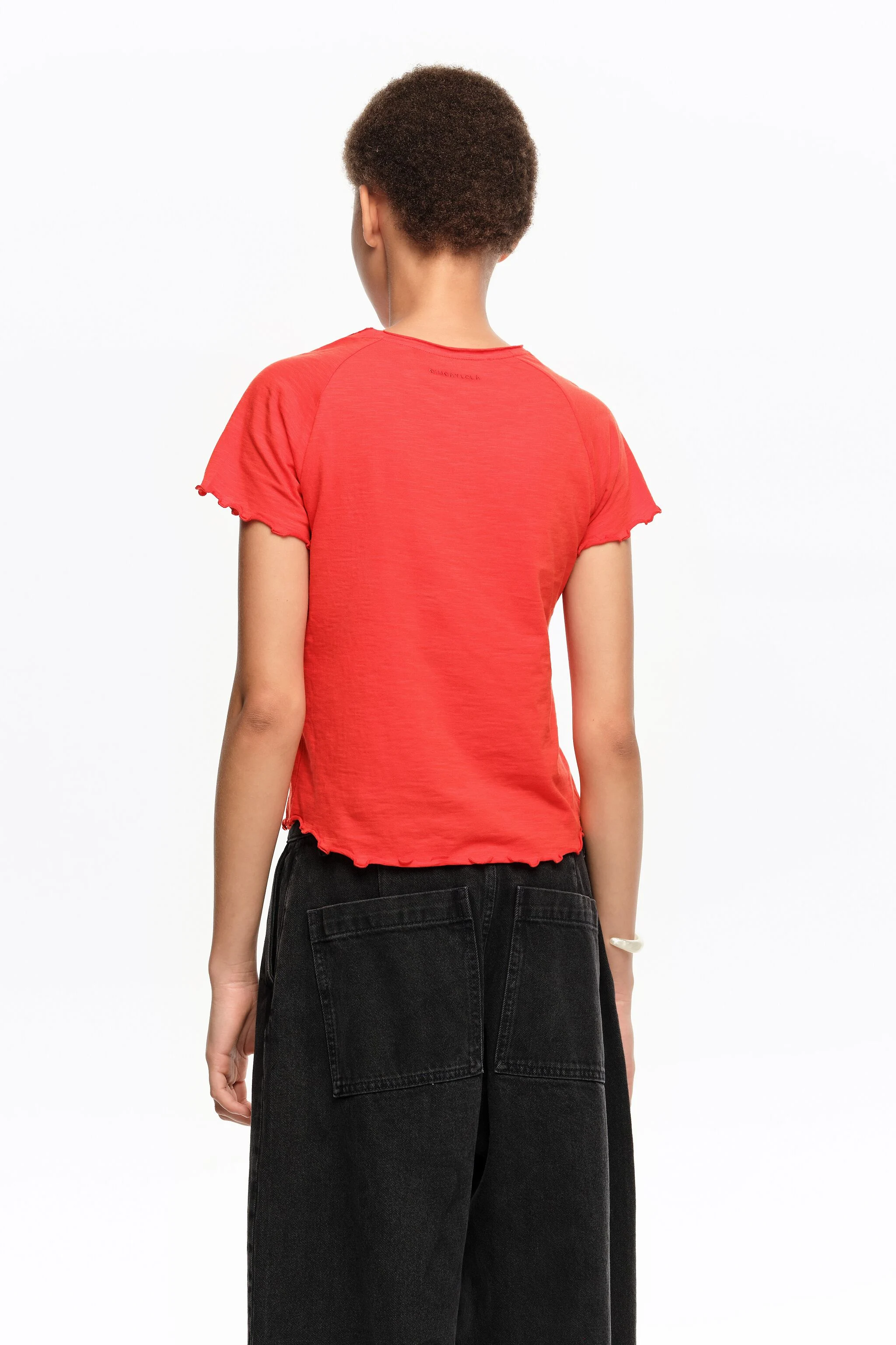 Camiseta raglan vermelha ajustada
