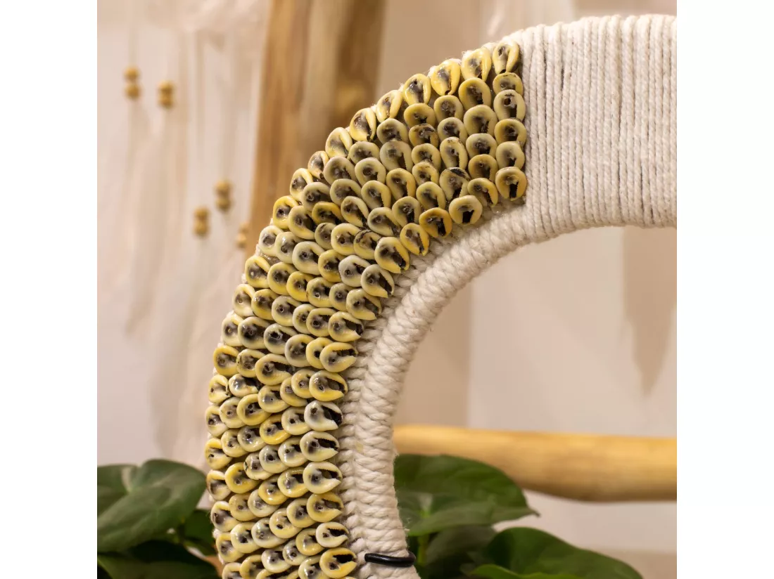 Now's Home - Collier De Coquillages Sur Socle En Metal H37cm Linh