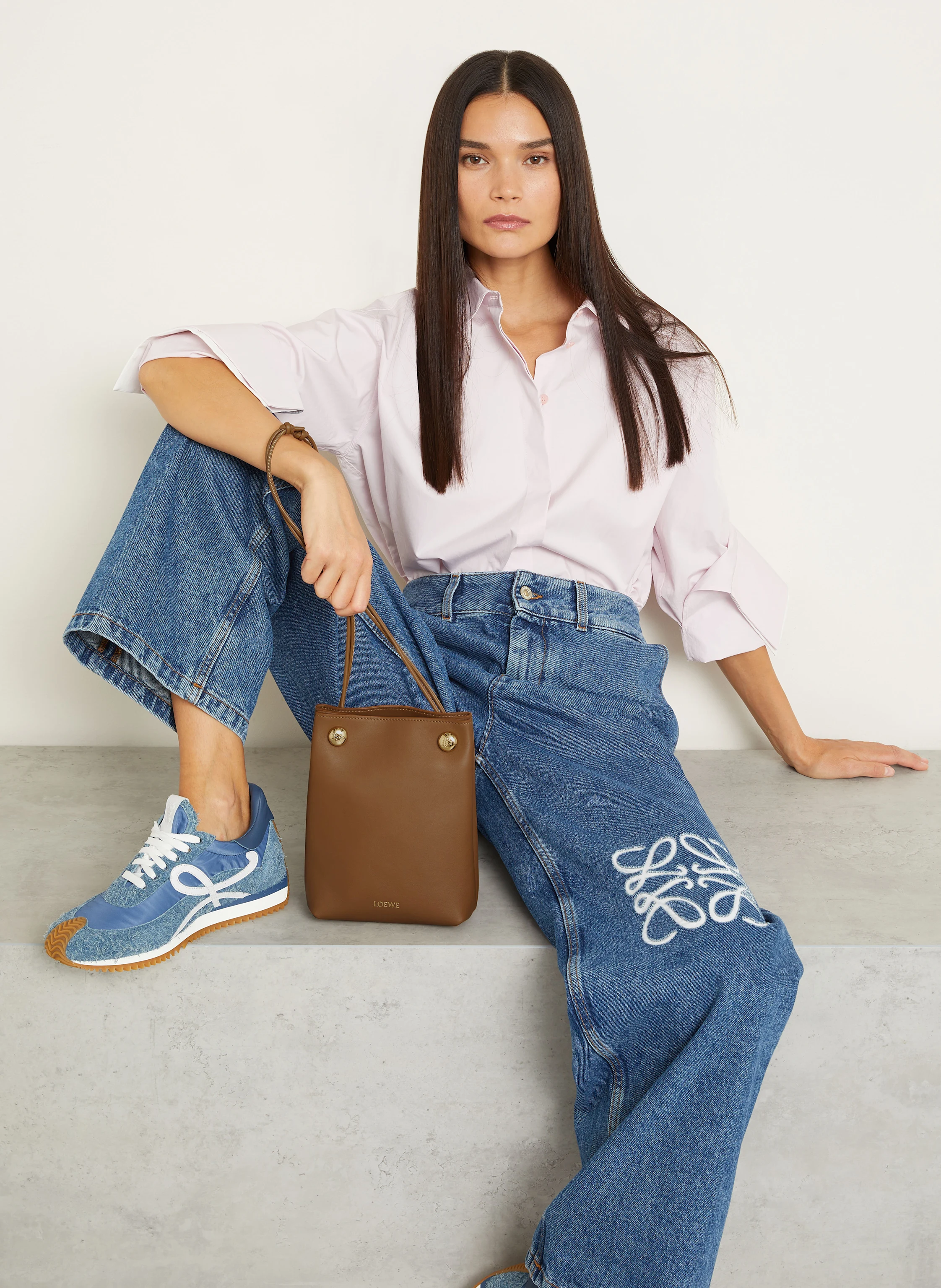 LOEWE Umhängetasche PEBBLE