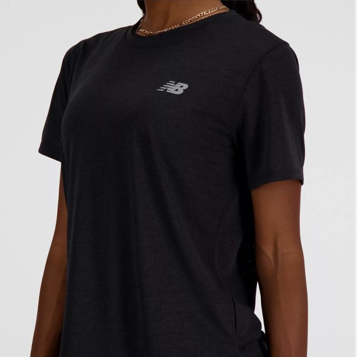 New Balance Dame T-shirts Athletics Short Sleeve