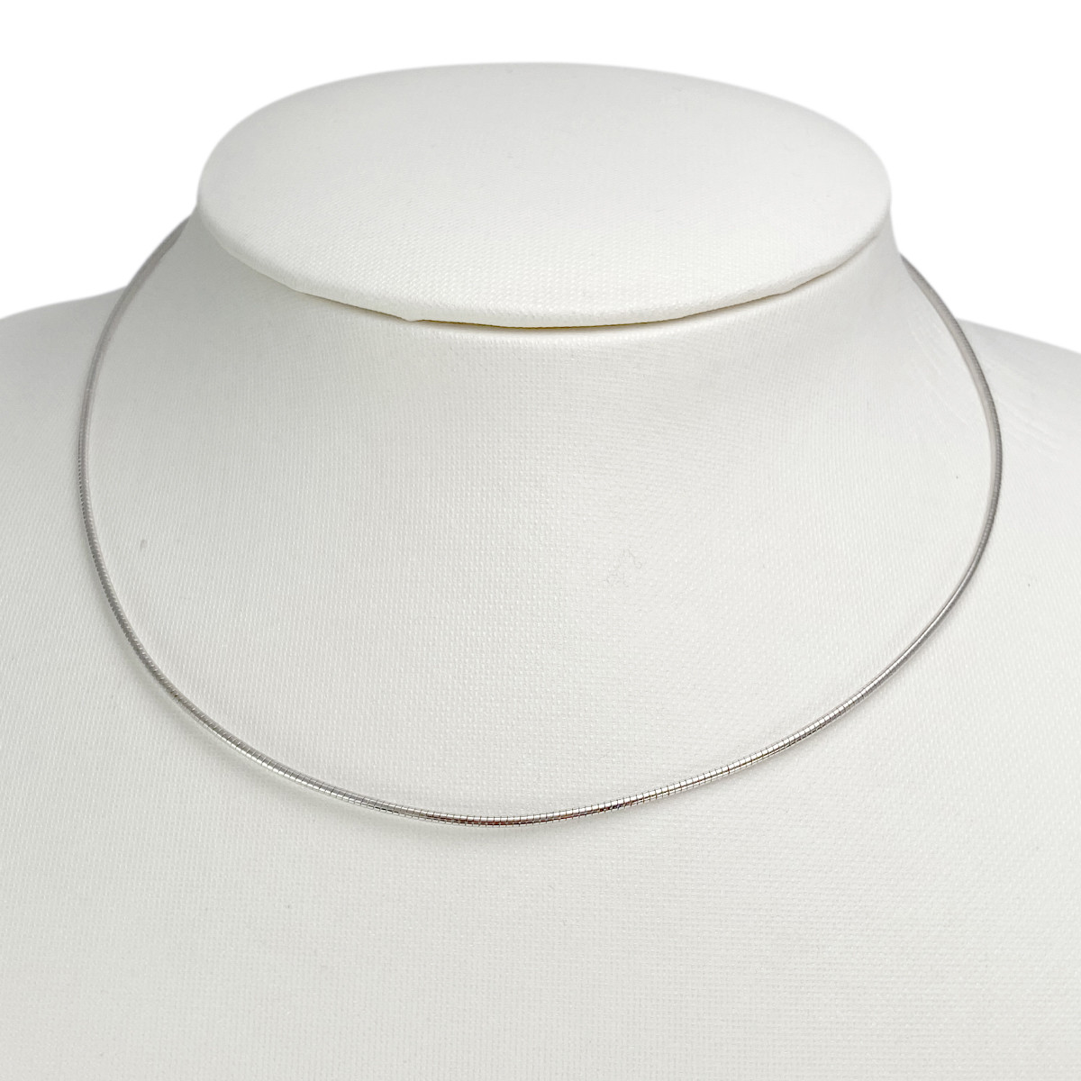 Collier d'occasion or 750 blanc 38 cm