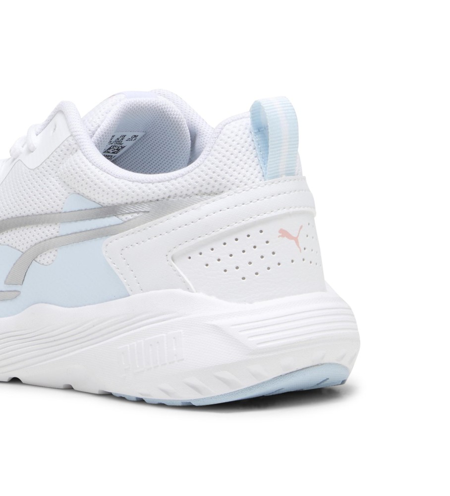 Tênis Puma All-Day Active, branco e cinza.