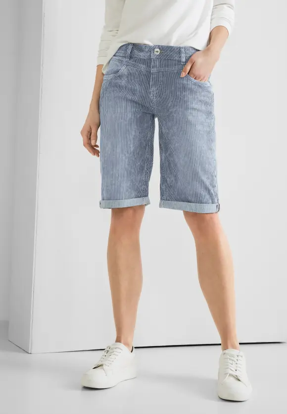 Casual Fit Jeansbermuda - washed indigo stripes