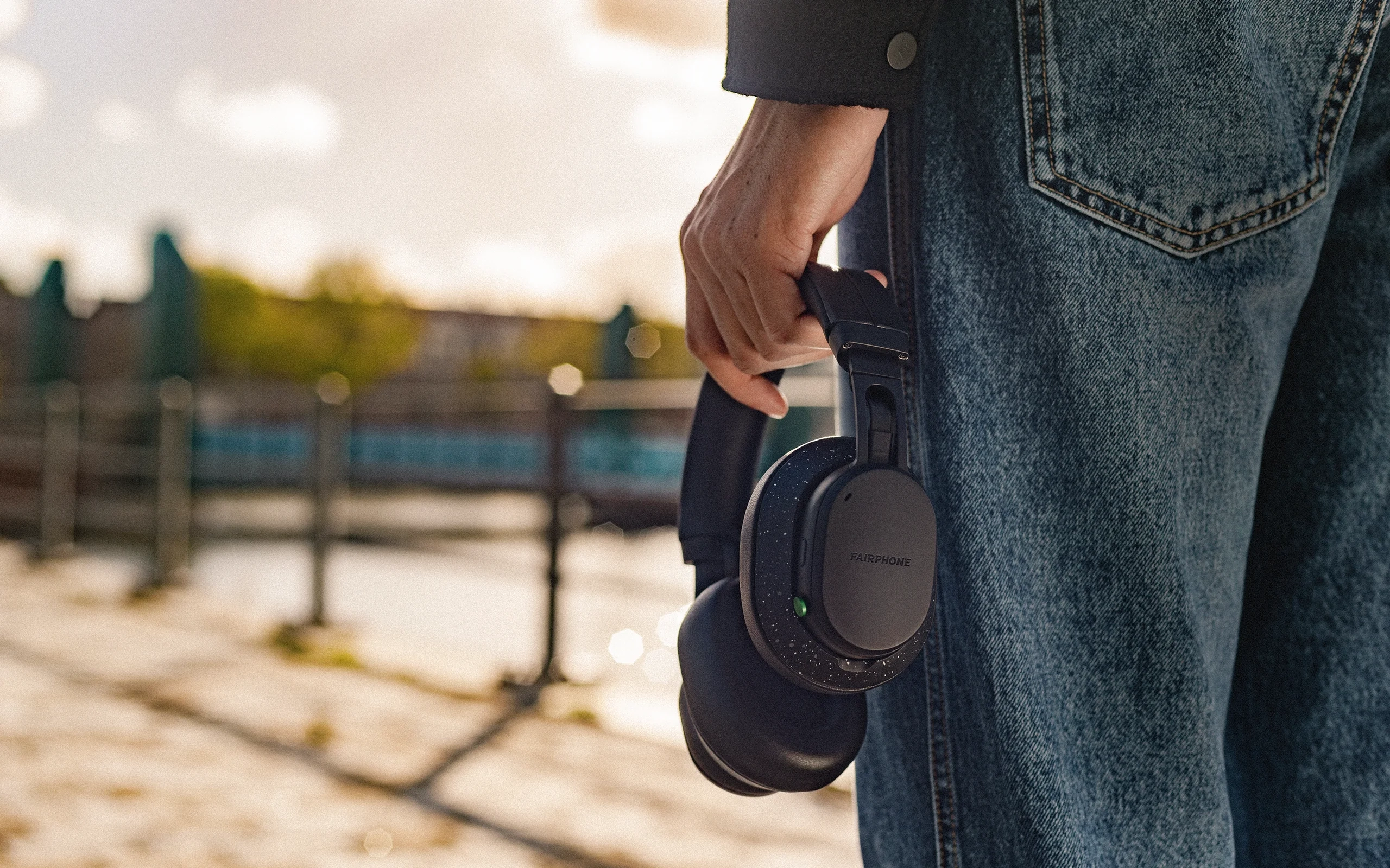 Fairbuds XL Bluetooth Over-Ear Kopfhörer mit eingebautem Mikrofon (AUHEAD-1ZW-WW1) - Schwarz