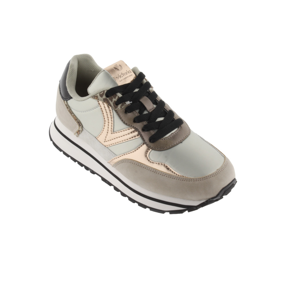 Tênis Victoria Cometa Multimaterial com Detalhes Metálicos