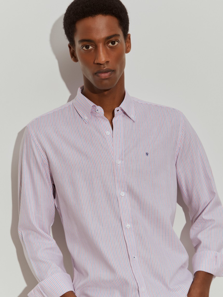 Camisa slim fit às riscas em algodão e liocel