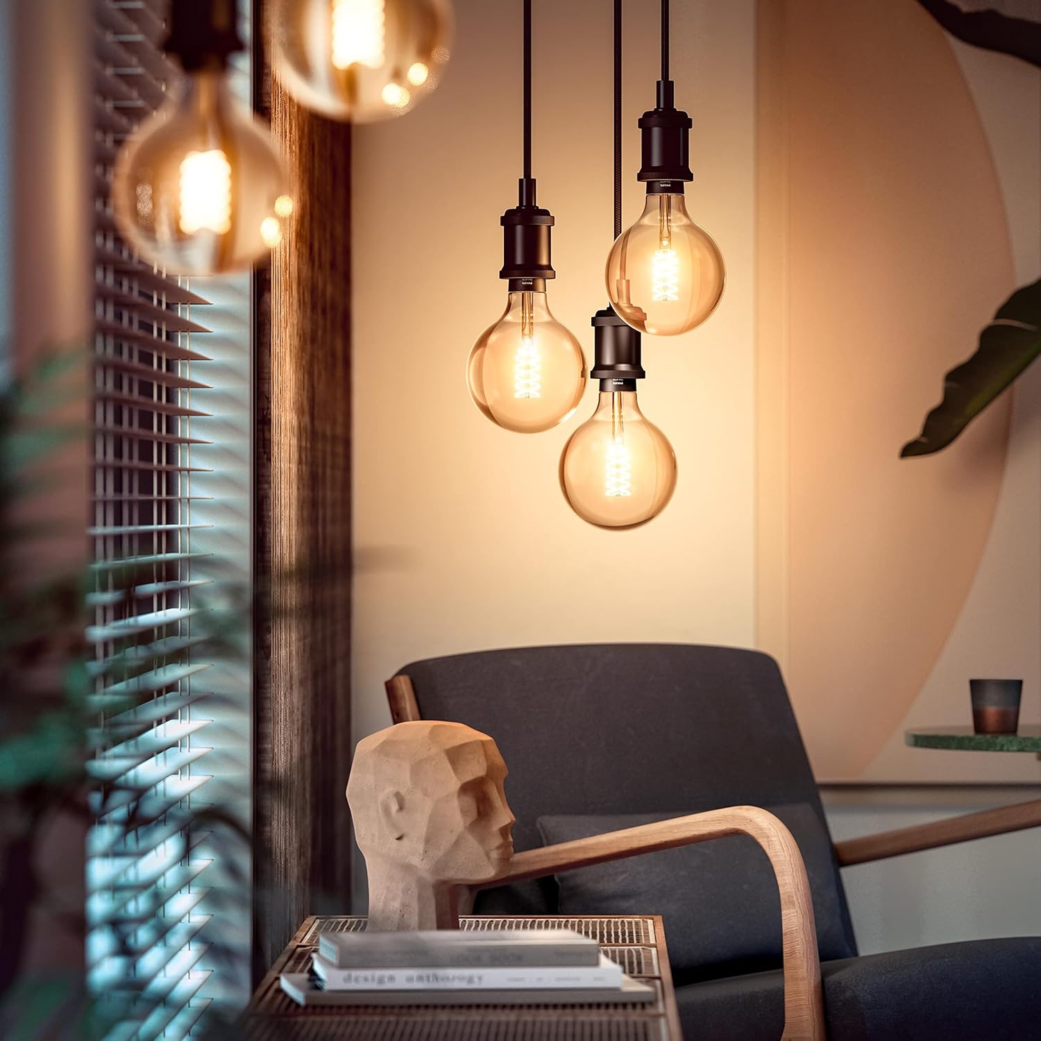 Philips Hue Vorteilspaket - E27 - mit 2 Filament Globe Lampen Groß (G125) - Warmweißes Licht - inkl. 1 Hue Dimmschalter - Hue White Filament