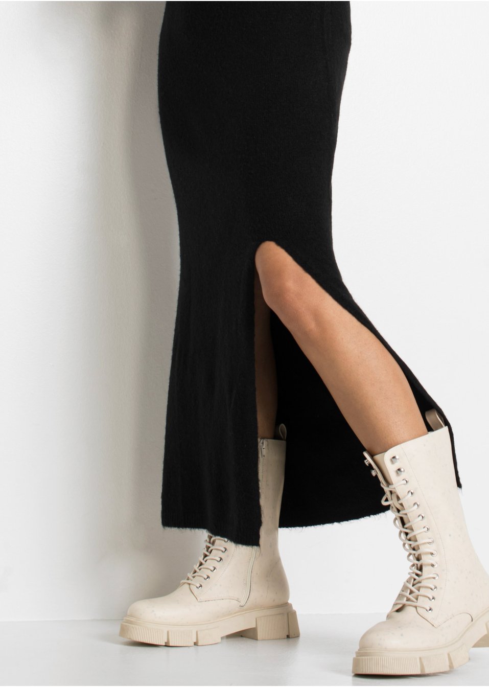 Robe longue en maille avec découpes