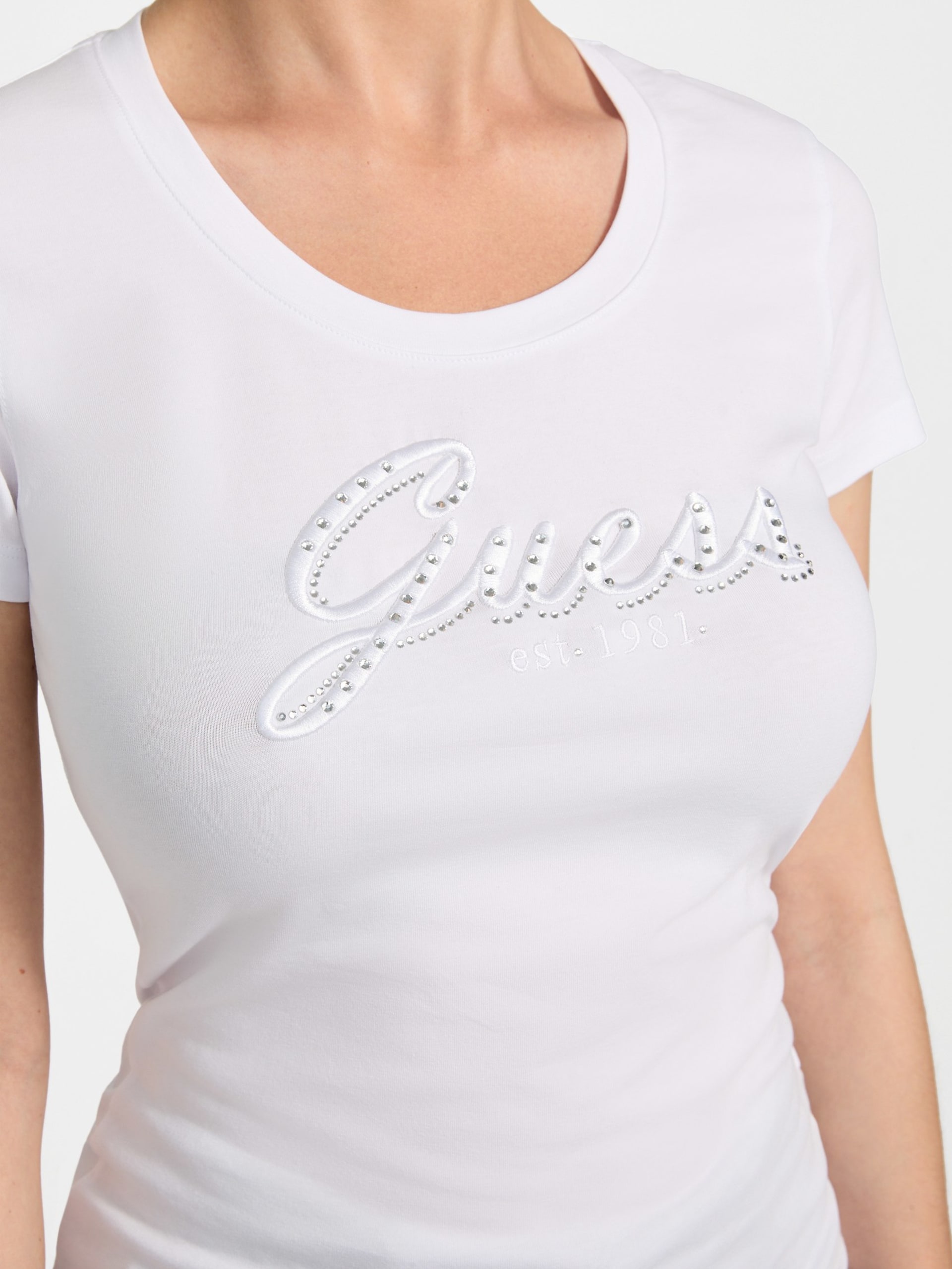 Camiseta Eco com Logo Bordado em Estilo Caligráfico