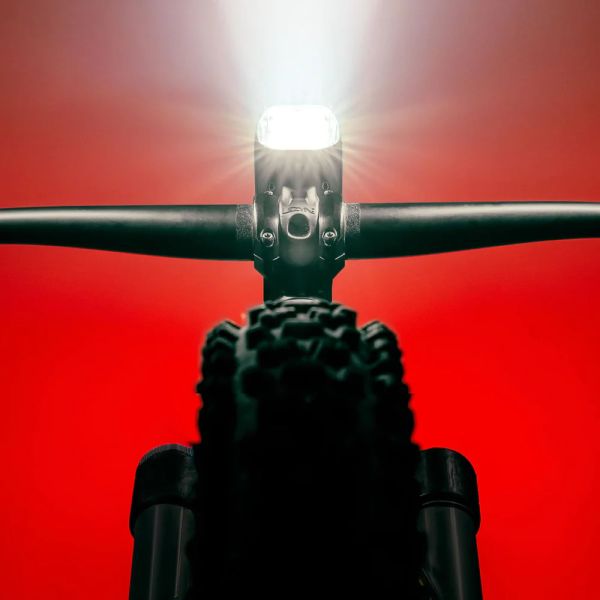 Lezyne Mega Drive Genopladelig Forlygte, 2400 Lumen