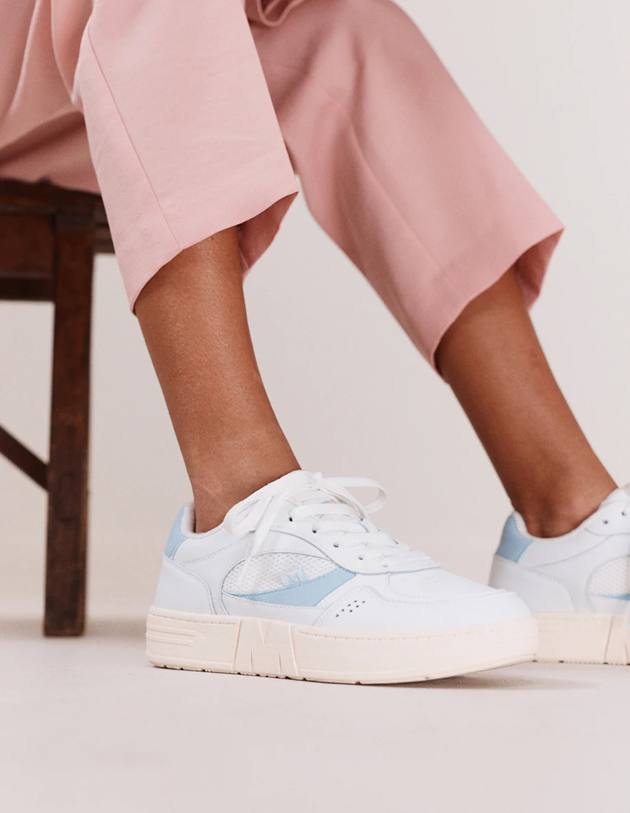 Baskets basses Aimée - Cuir recyclé et suède vegan blanc ciel