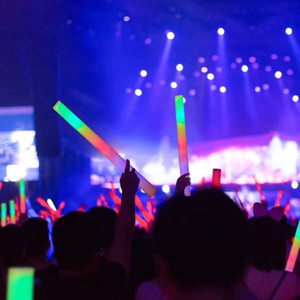 INF Fargerike LED Skum Glow Sticks - Perfekt for fester, konserter og arrangementer