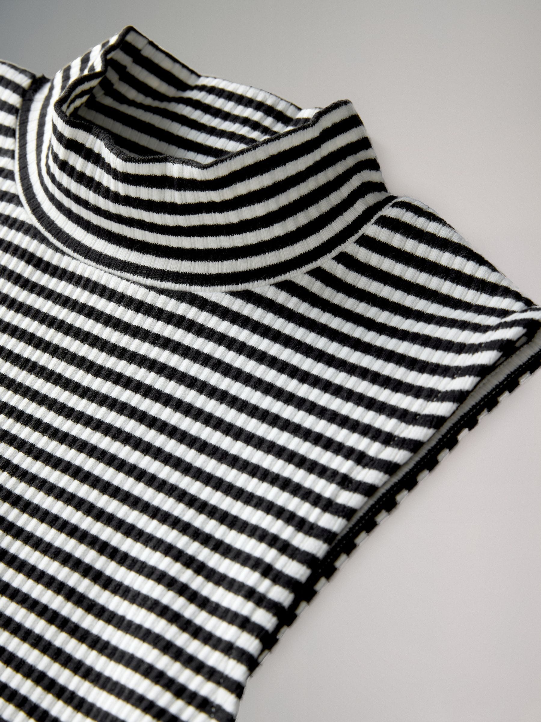 The Set 3 Pack Roll Neck Ribbed Vests