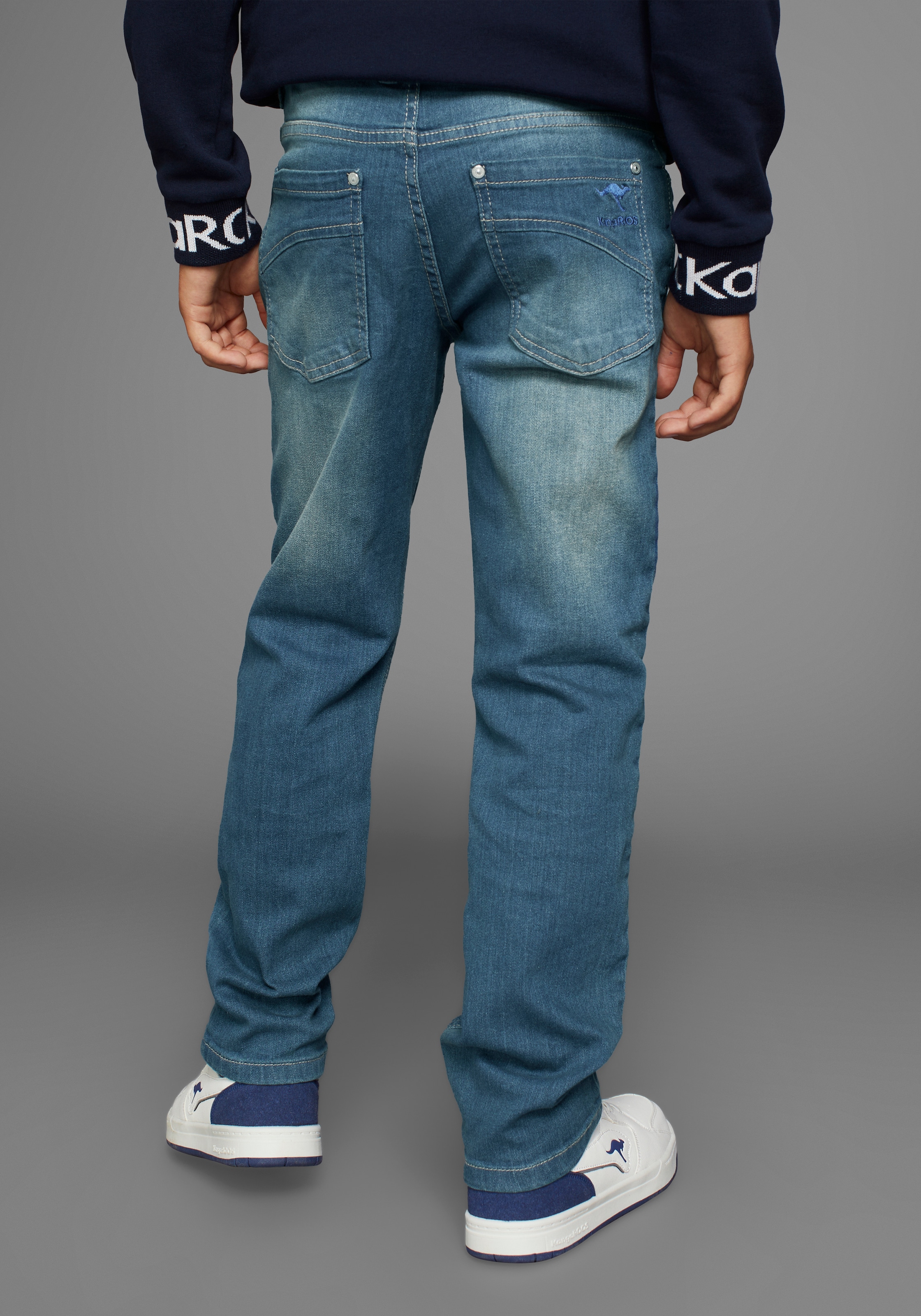 KangaROOS Stretch-Jeans », regular fit mit geradem Beinverlauf« bequeme Passform,  gerades Bein,  niedrige Leibhöhe
