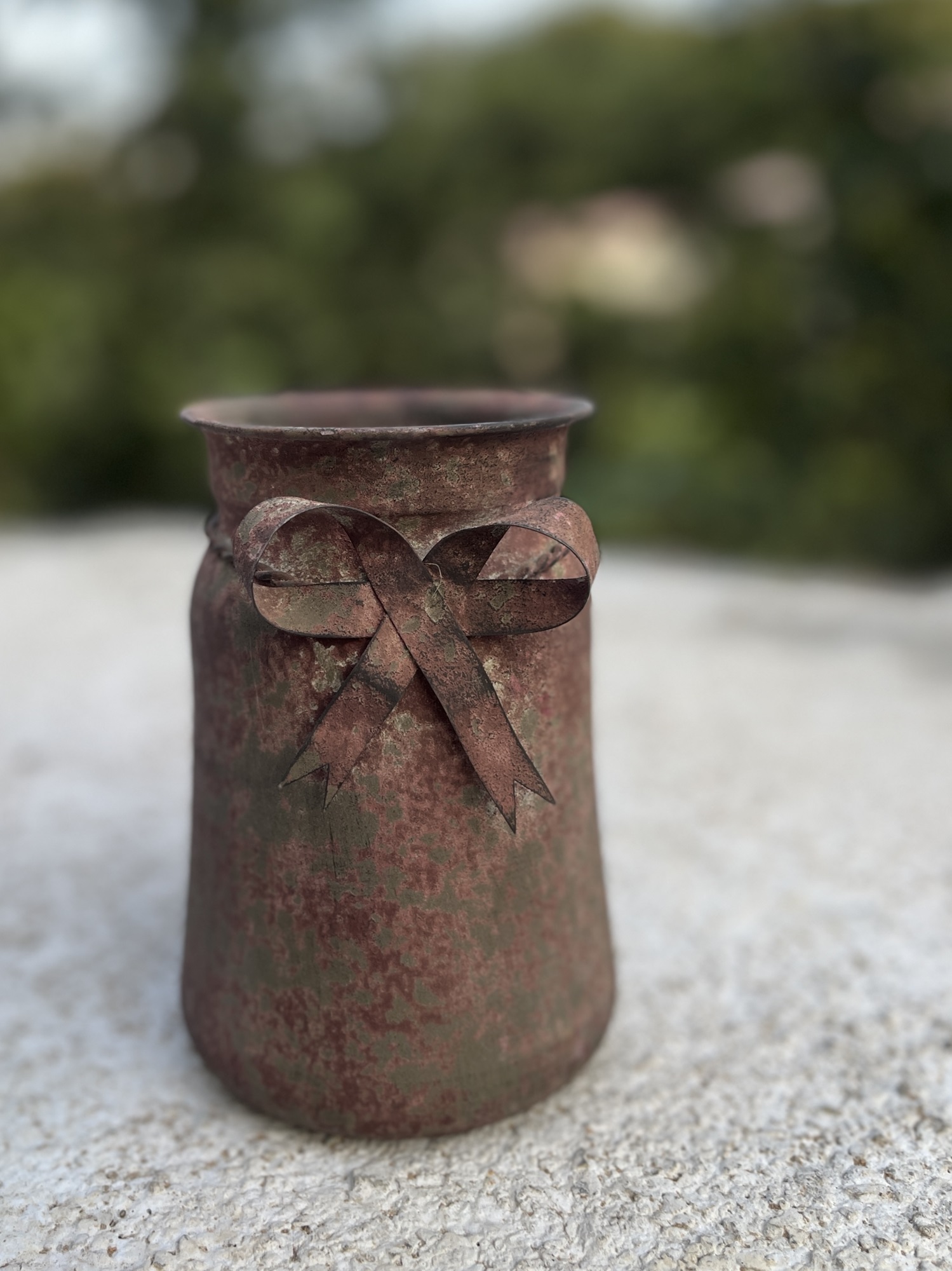 Metallvase mit Patina, H 15,5 cm, Ø 10,5 cm von fischer's lagerhaus
