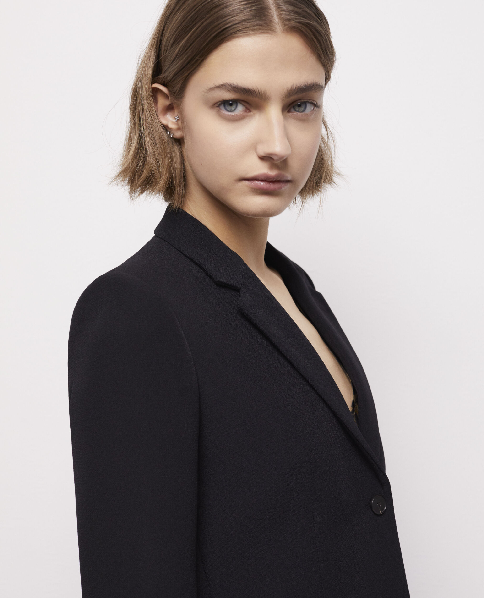 Veste de costume en crêpe noire