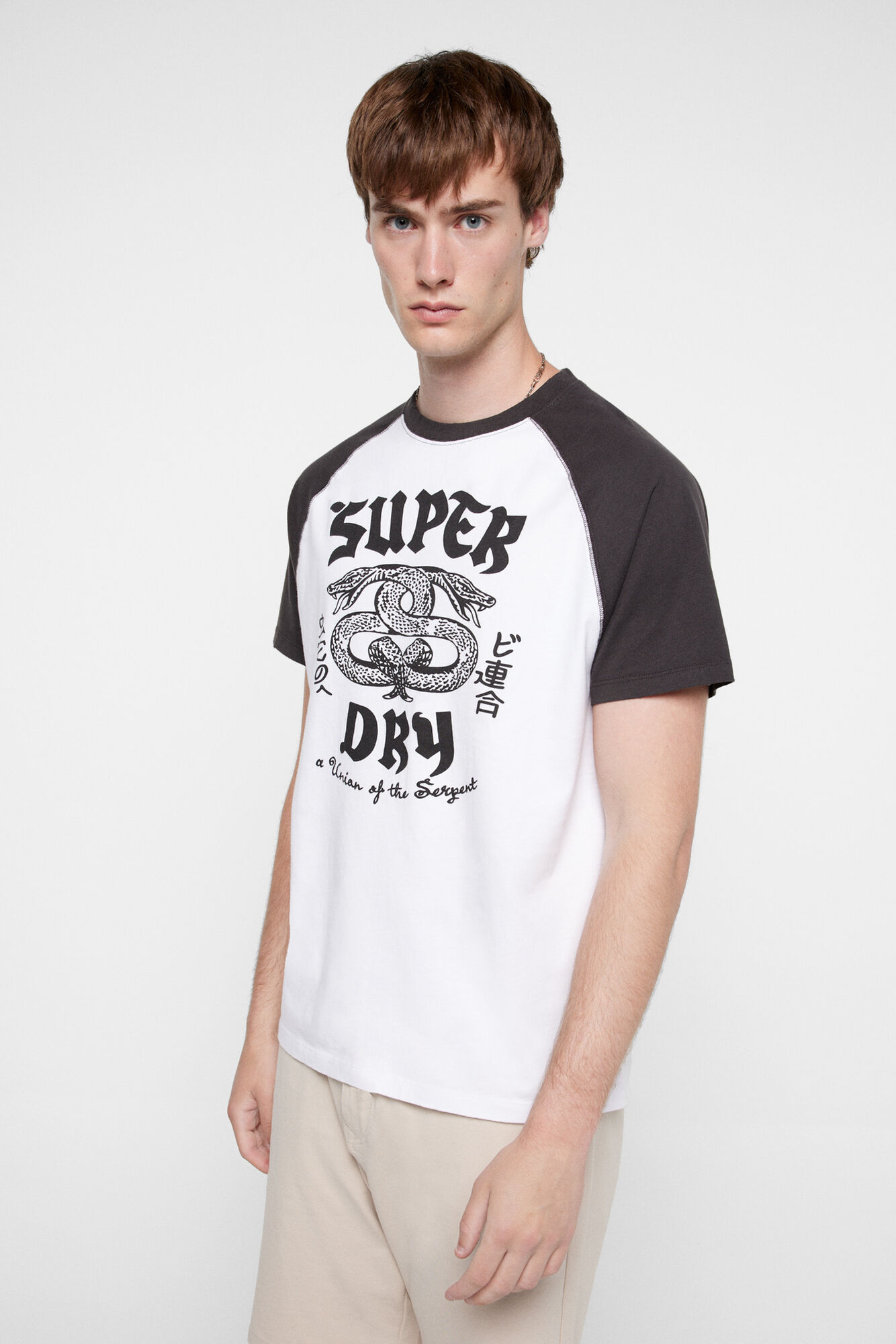 Camiseta Retro ROC™ com Manga Raglan e Estampa
