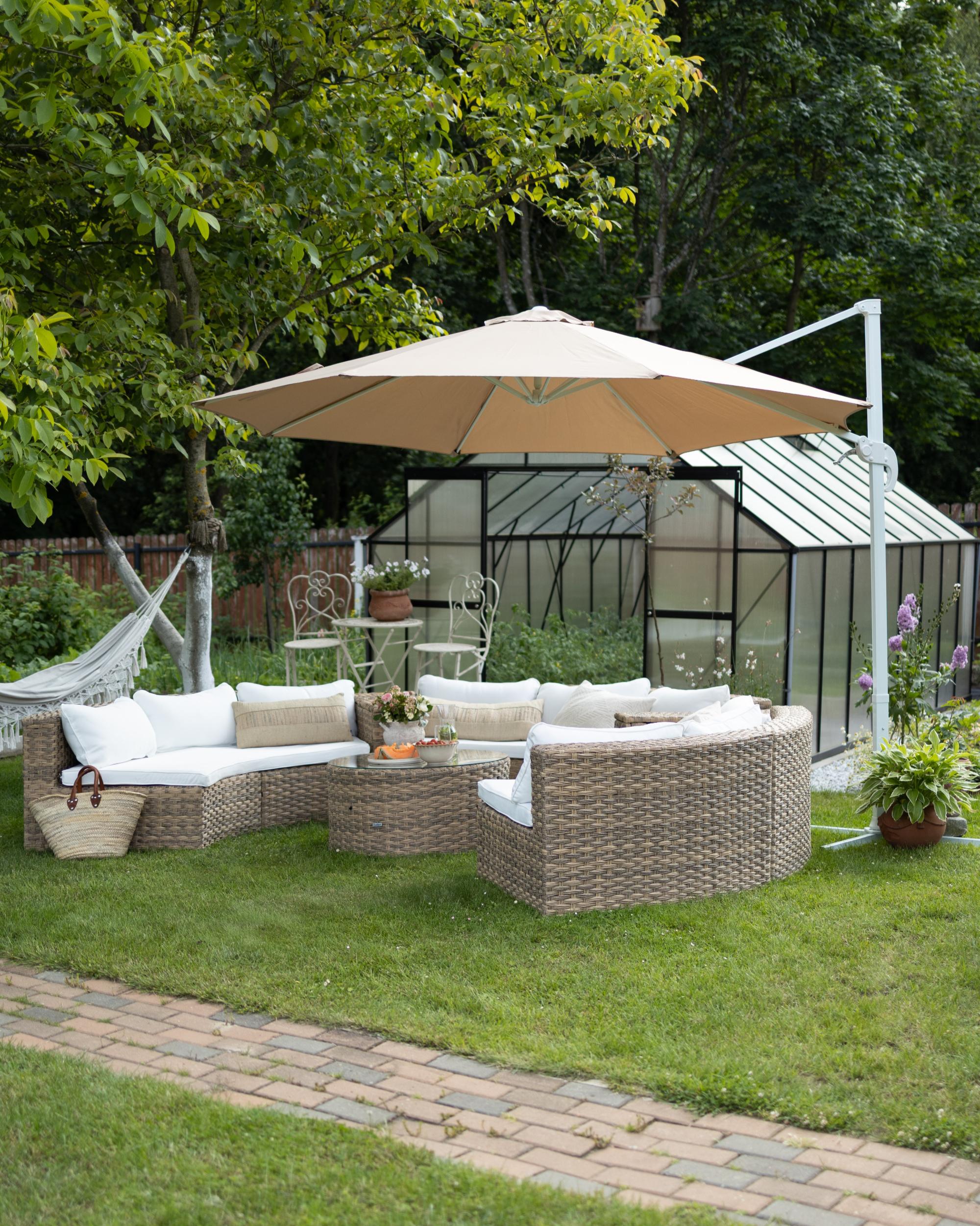 Loungeset met tafel 9-zits SEVERO PE rotan Goudbruin