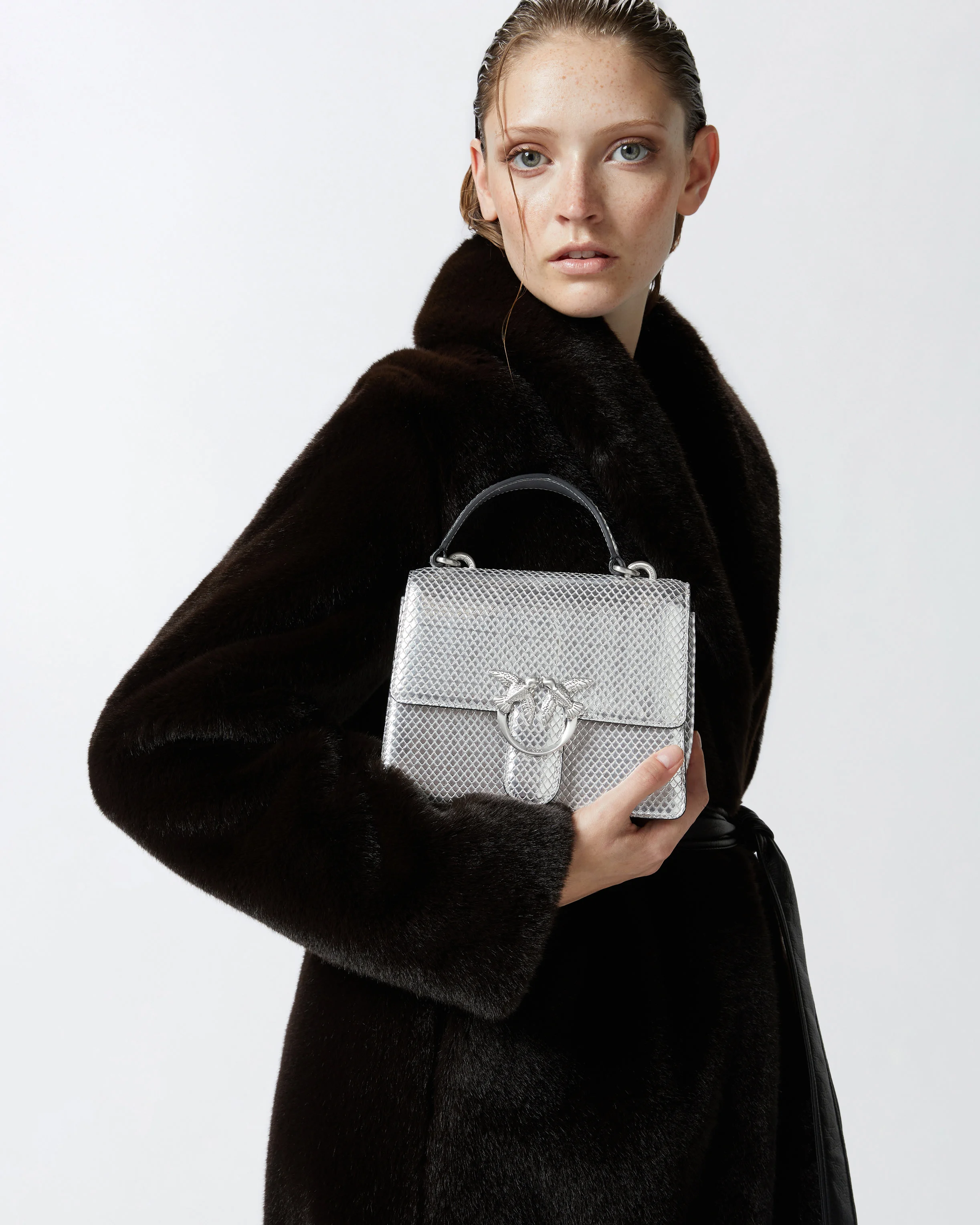 Petit sac à main lamé à bandoulière mini love bag | Argent