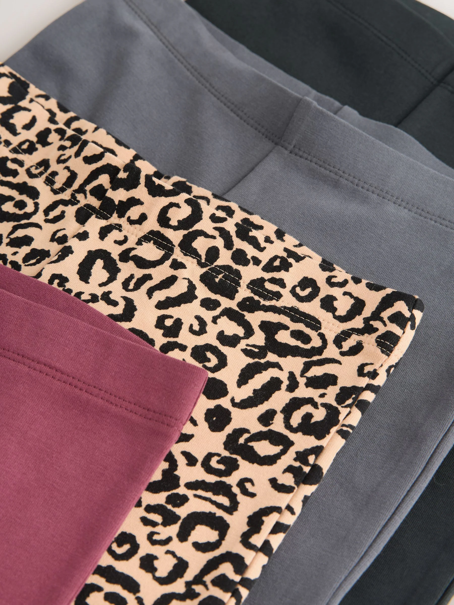 Dierenprint/Rood - Uitlopende legging (3-16jr)