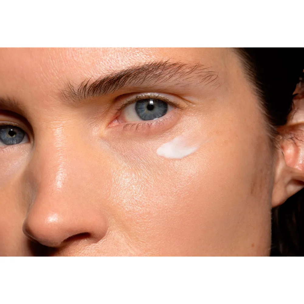 Mádara Retinol Alternative Plant-Powered Eye Serum - 15 ml.