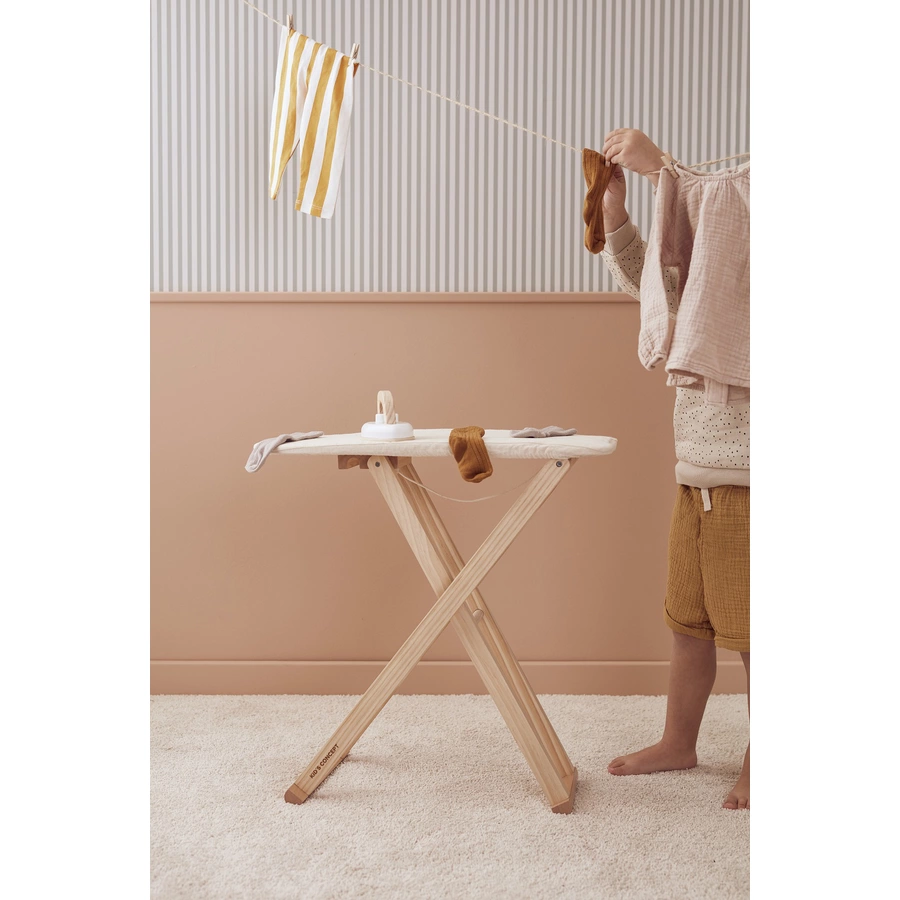 Kids Concept® Bügelbrett mit Bügeleisen Bistro