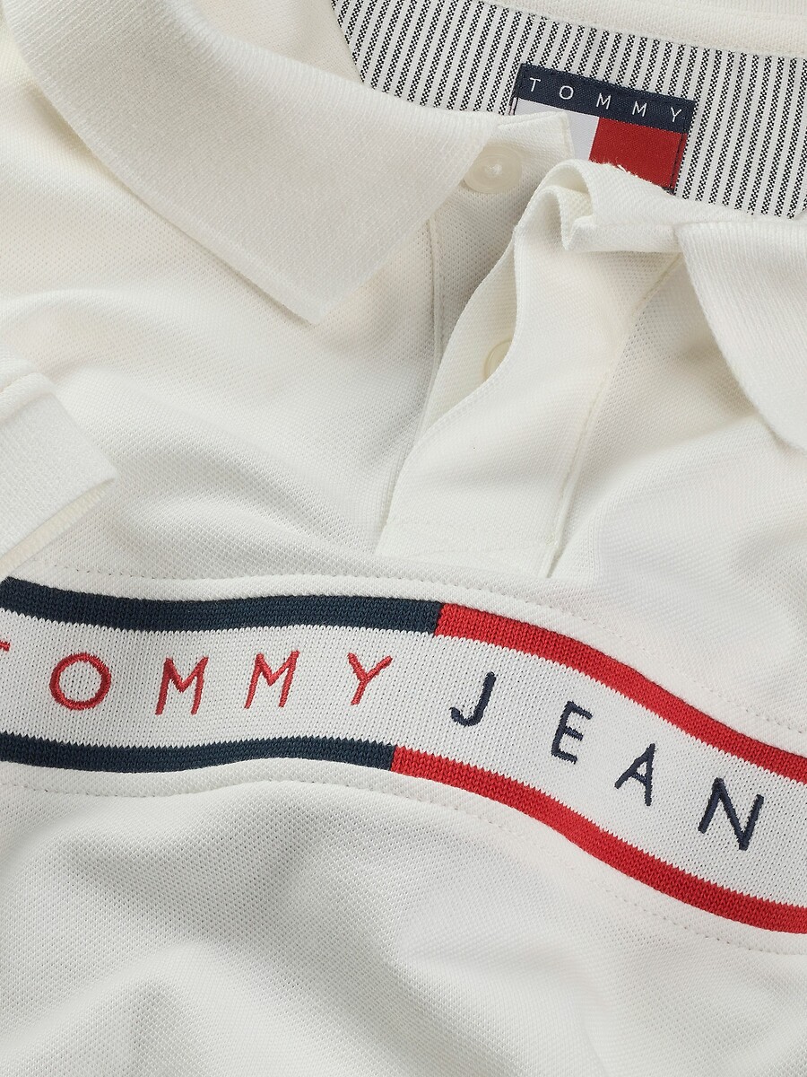 TOMMY JEANS<br>Polo slim-fit com listras coloridas