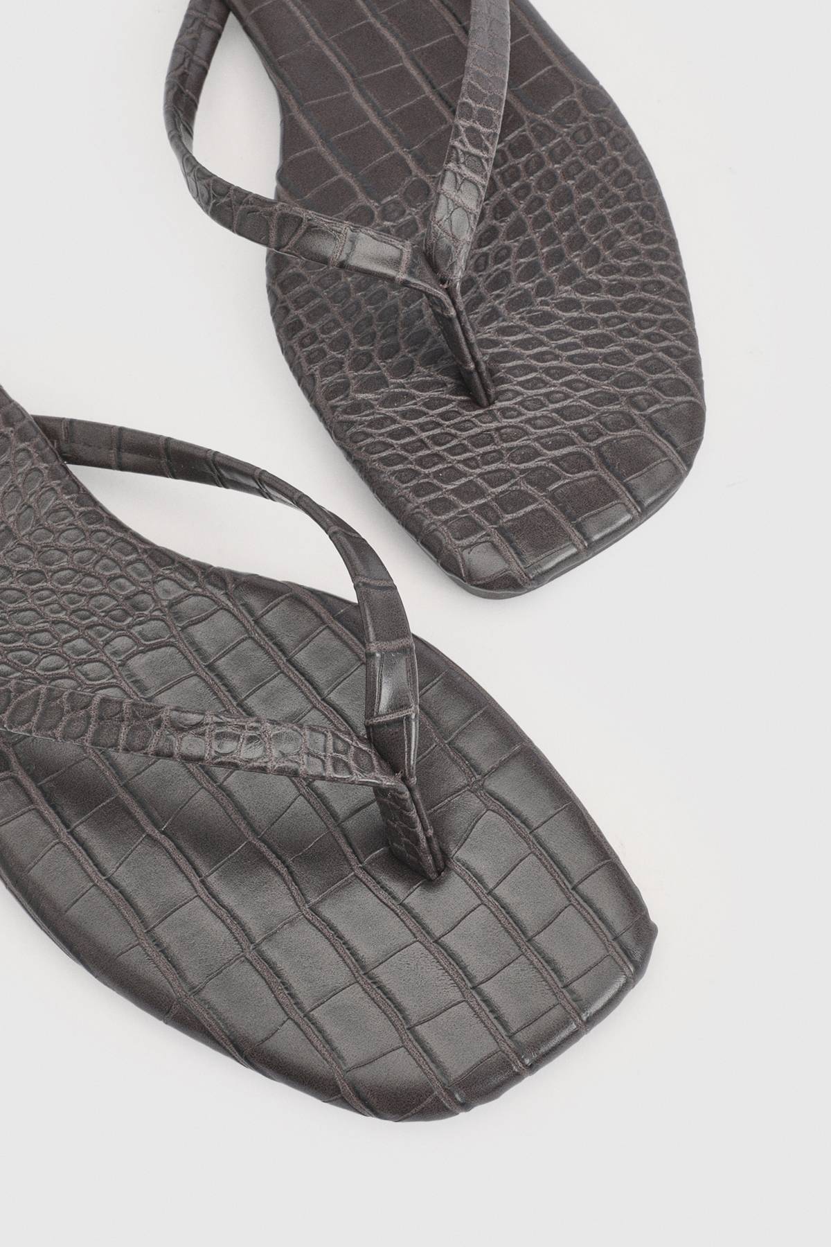 boohoo Tongs À Bout Carré Effet Croco