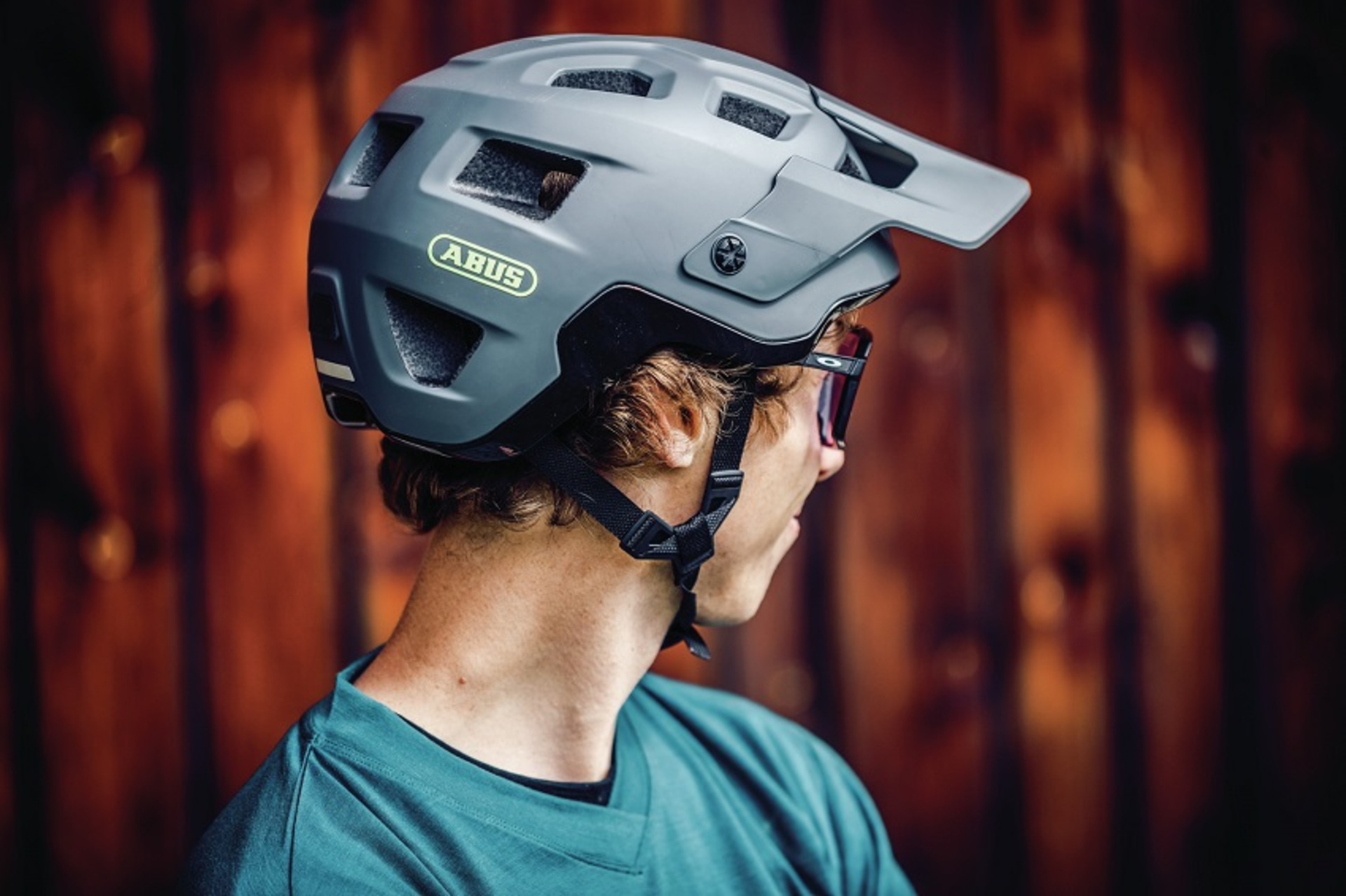 Abus MoDrop MTB Fietshelm Concrete Grijs