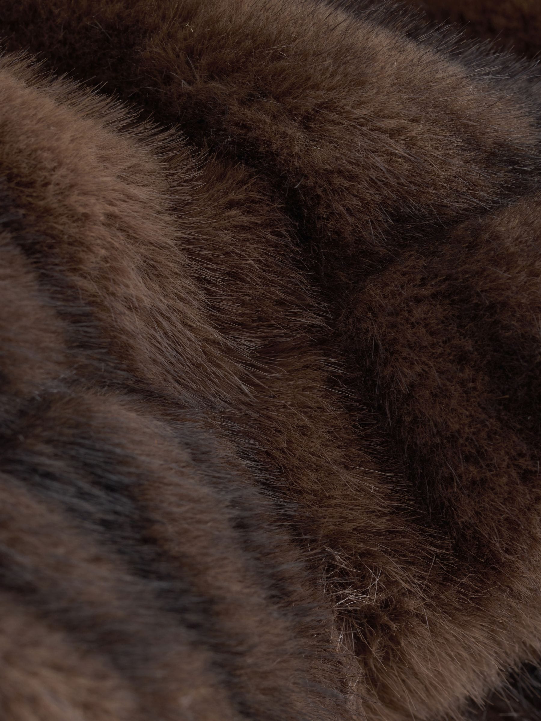 Chocoladebruin - Soft Touch Faux Fur Funnel Neck Bomber Jacket