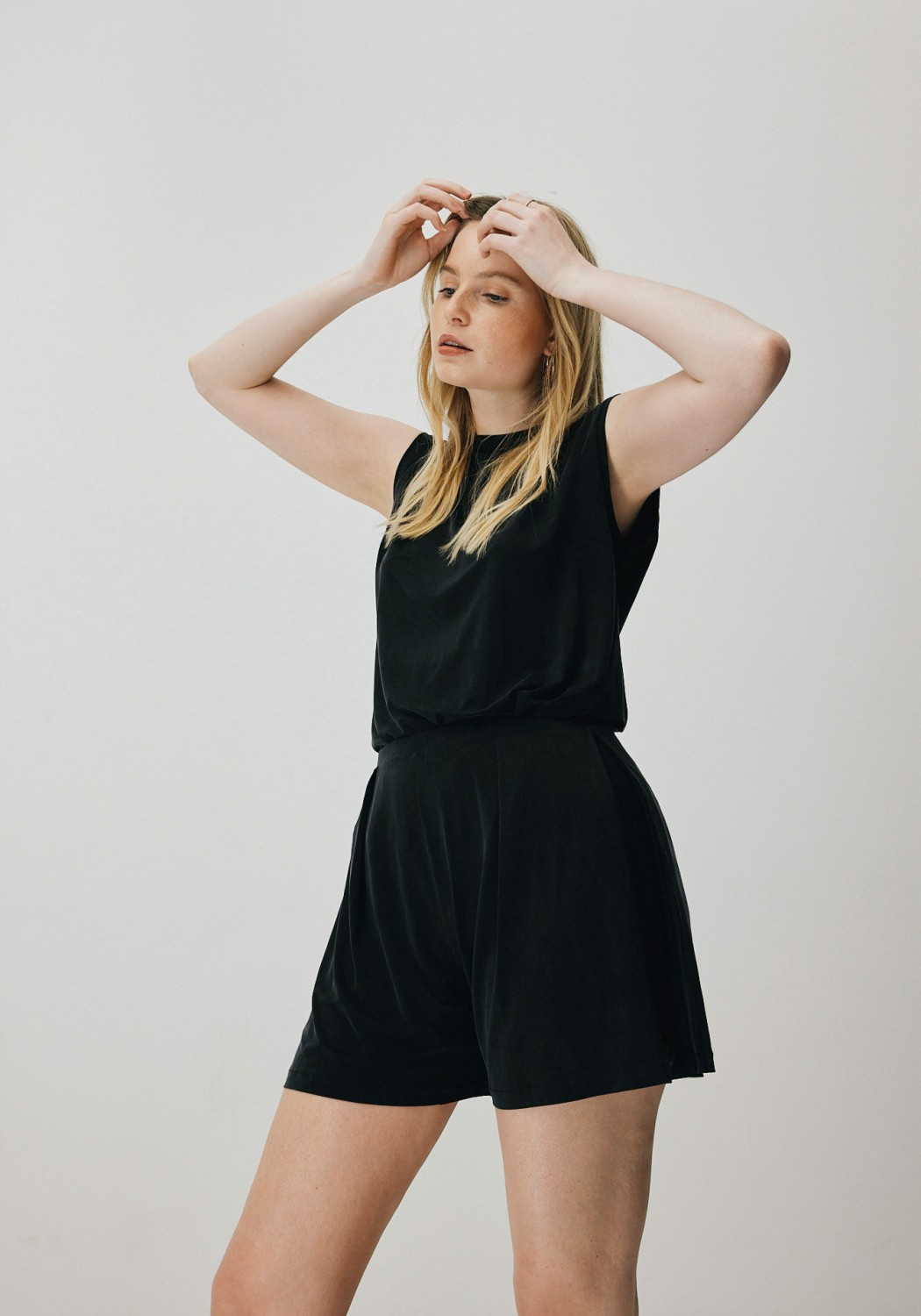 Moya Kala Bermuda Shorts Graphite