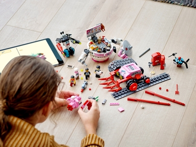 LEGO Pigsy's Noedeltank (80026)