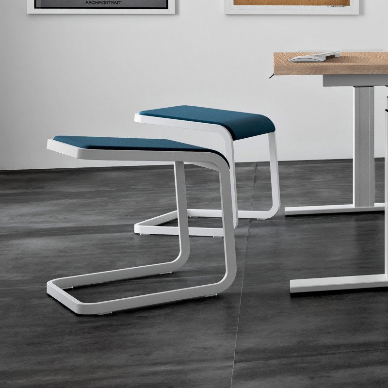 Tabouret bas Taglio piétement blanc