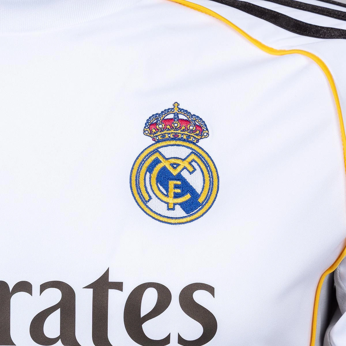 Camisola adidas Real Madrid Primeiro Equipamento 2025-2026 Criança Carvajal + Emblema